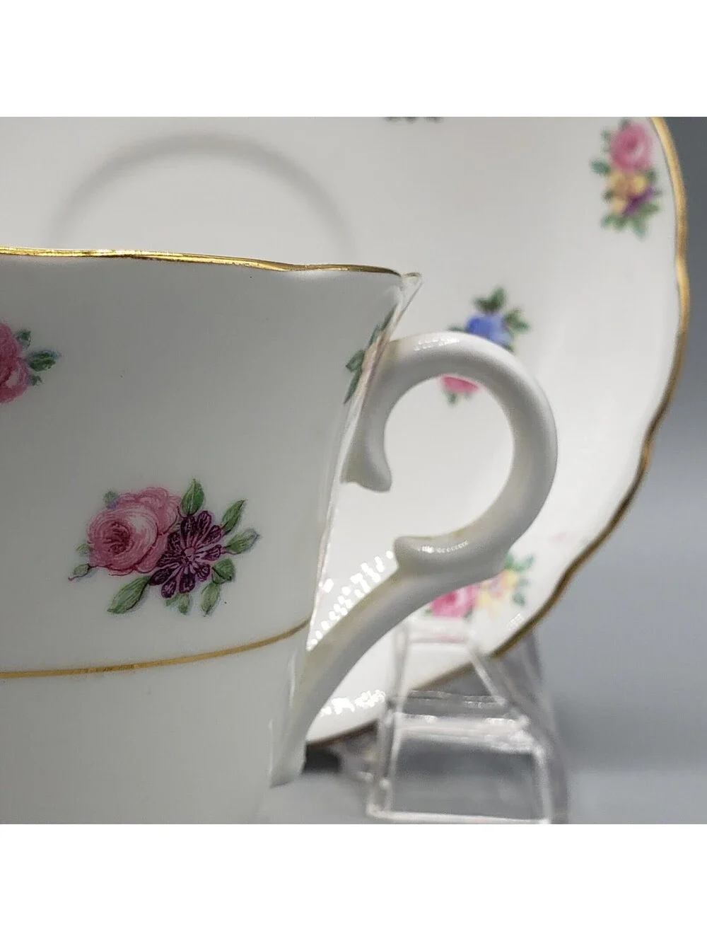 VTG Colclough Teacup & Saucer Petite Rose Bouquets Gold Trim Bone China England